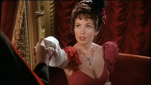 レスリー・ニールセンの ドラキュラの画像