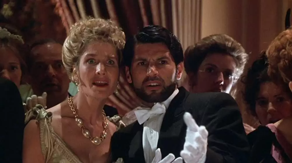 レスリー・ニールセンの ドラキュラの画像