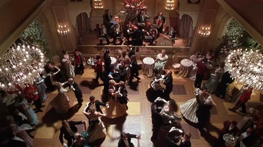 レスリー・ニールセンの ドラキュラの画像