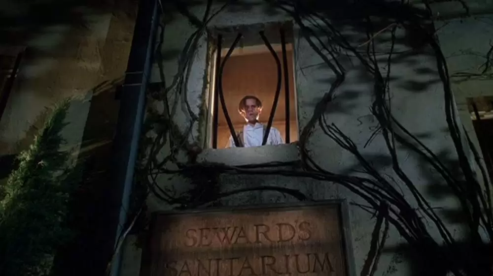 レスリー・ニールセンの ドラキュラの画像