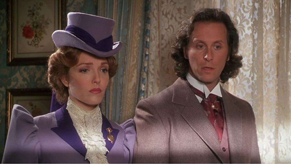 レスリー・ニールセンの ドラキュラの画像