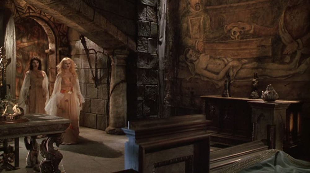 レスリー・ニールセンの ドラキュラの画像