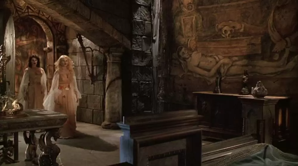 レスリー・ニールセンの ドラキュラの画像