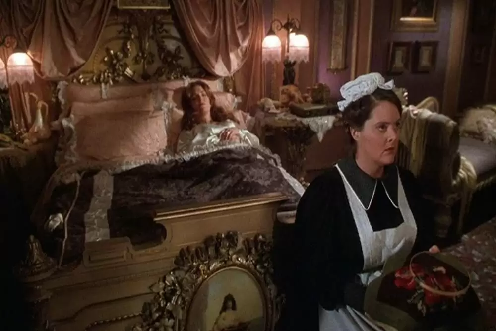 レスリー・ニールセンの ドラキュラの画像