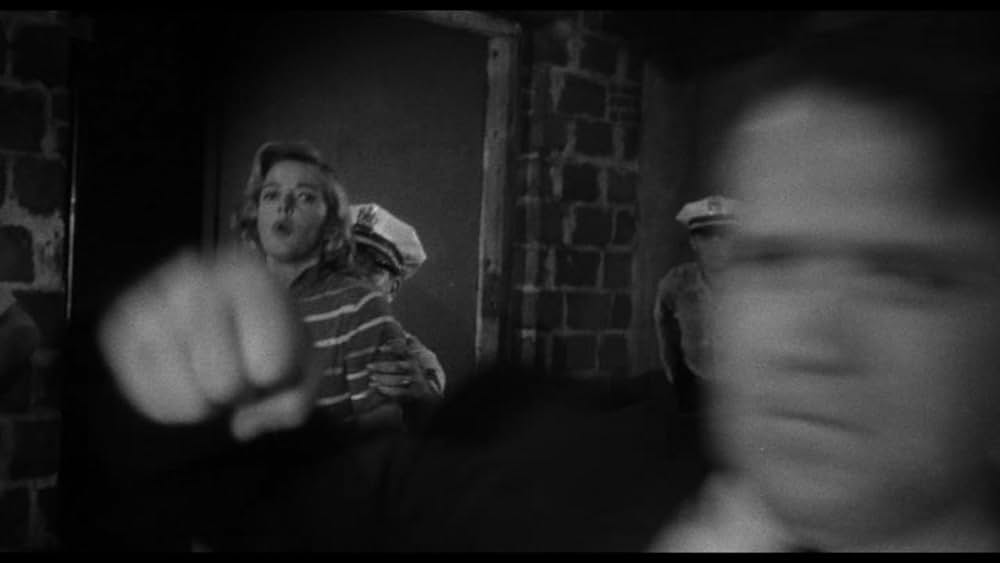 The Burglar（原題）の画像