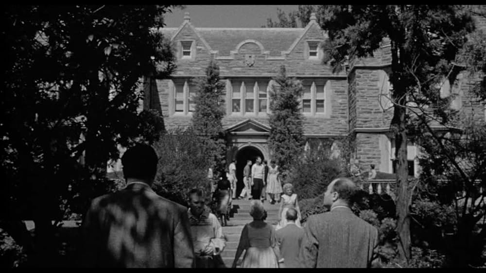 The Burglar（原題）の画像