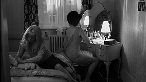 「反撥」カトリーヌ・ドヌーブの画像