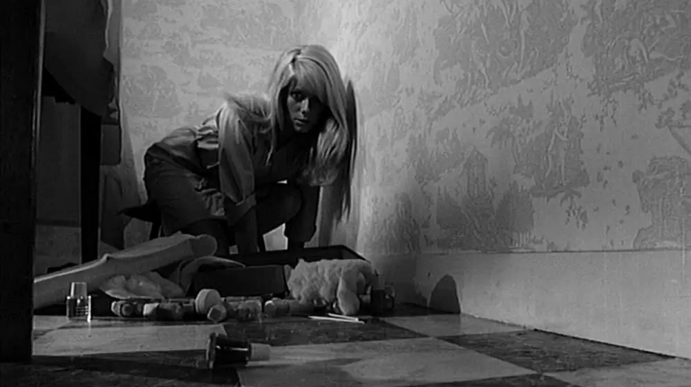 「反撥」カトリーヌ・ドヌーブの画像