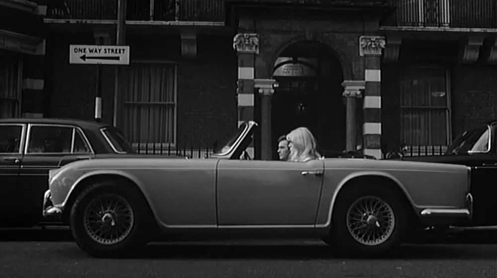 「反撥」カトリーヌ・ドヌーブの画像