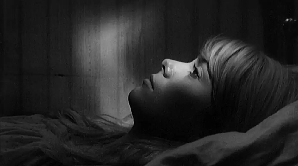 「反撥」カトリーヌ・ドヌーブの画像