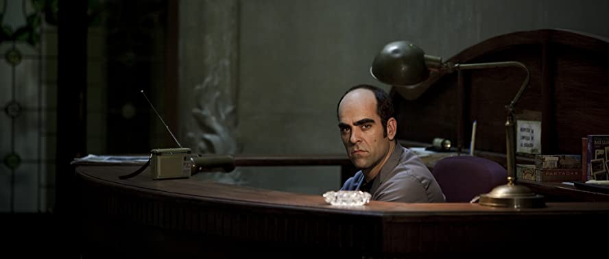 スリーピング タイト 白肌の美女の異常な夜の画像