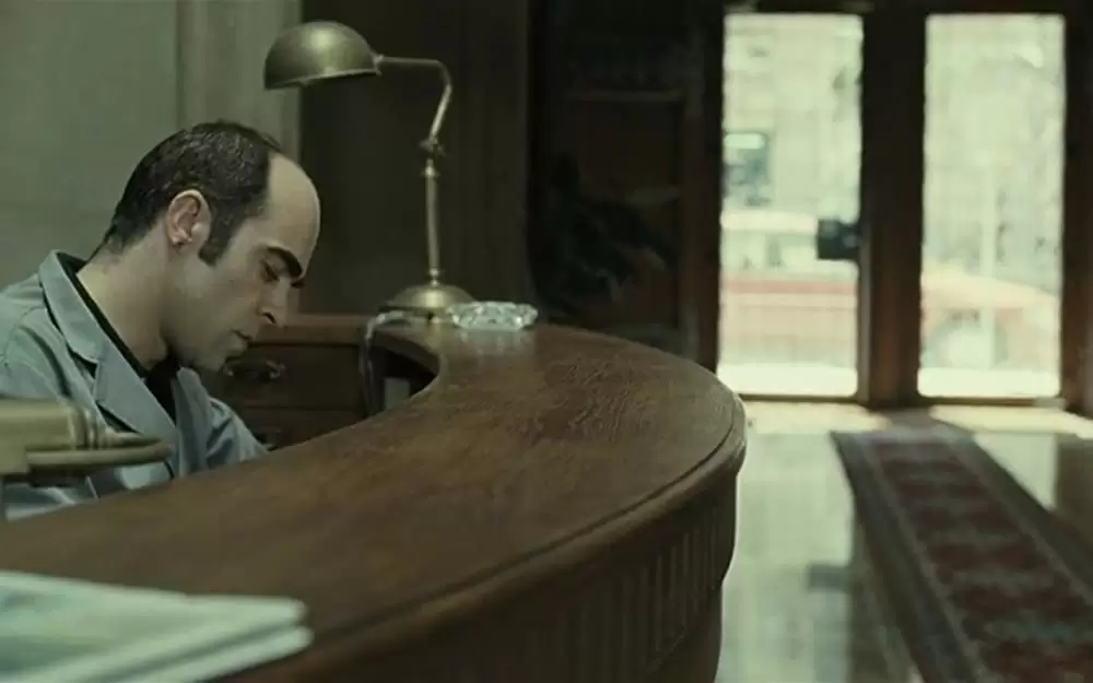 スリーピング タイト 白肌の美女の異常な夜の画像