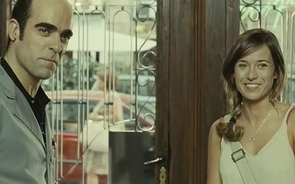 スリーピング タイト 白肌の美女の異常な夜の画像