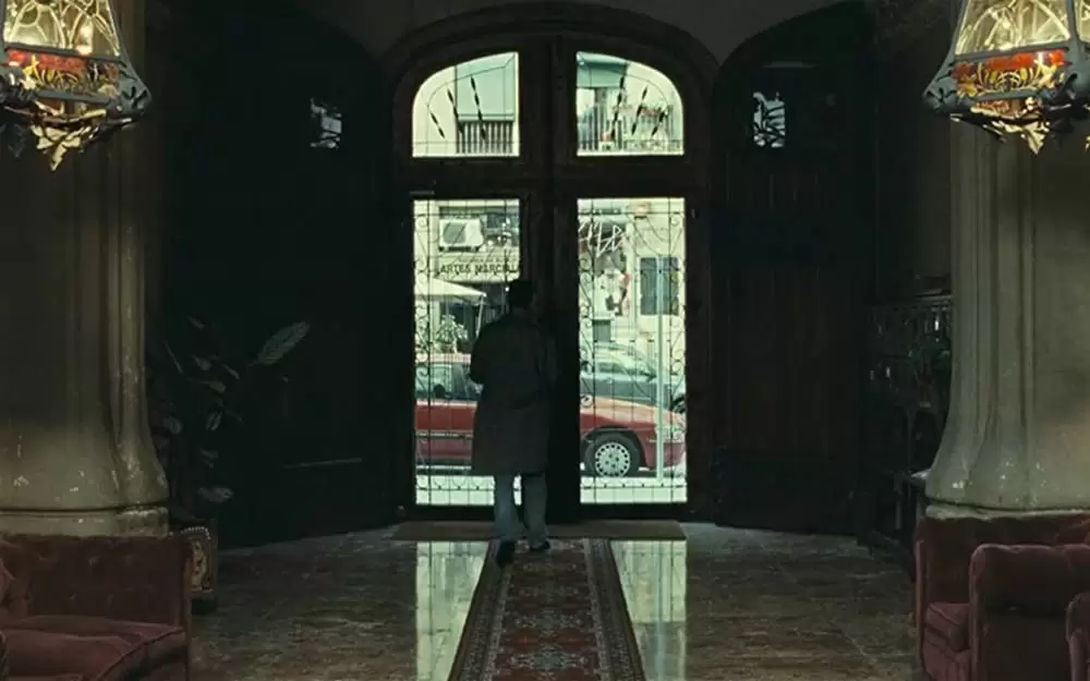 スリーピング タイト 白肌の美女の異常な夜の画像