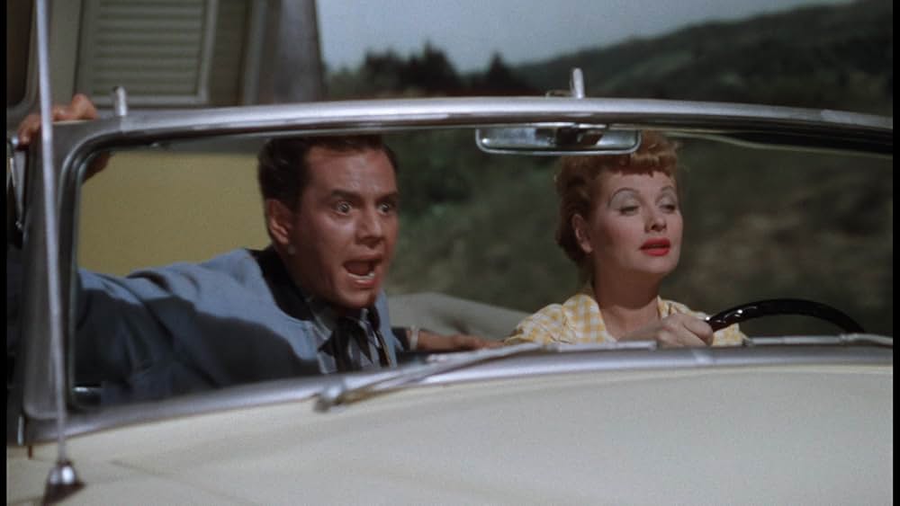 トレーラー新婚旅行の画像