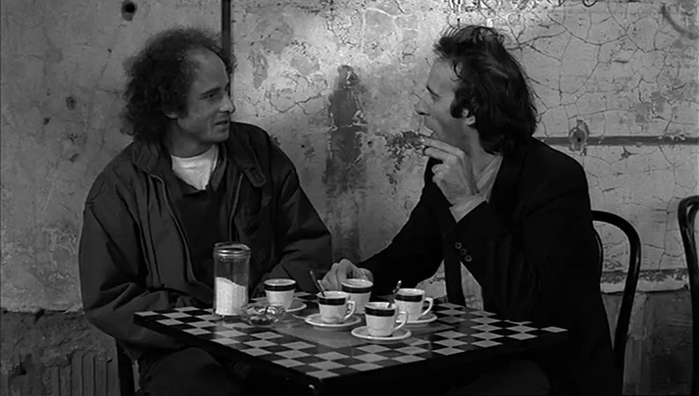 「コーヒー&シガレッツ」ロベルト・ベニーニ & スティーブン・ライトの画像