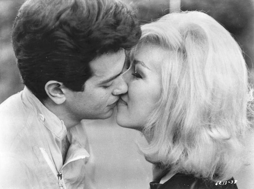 ヤングレーサーの画像