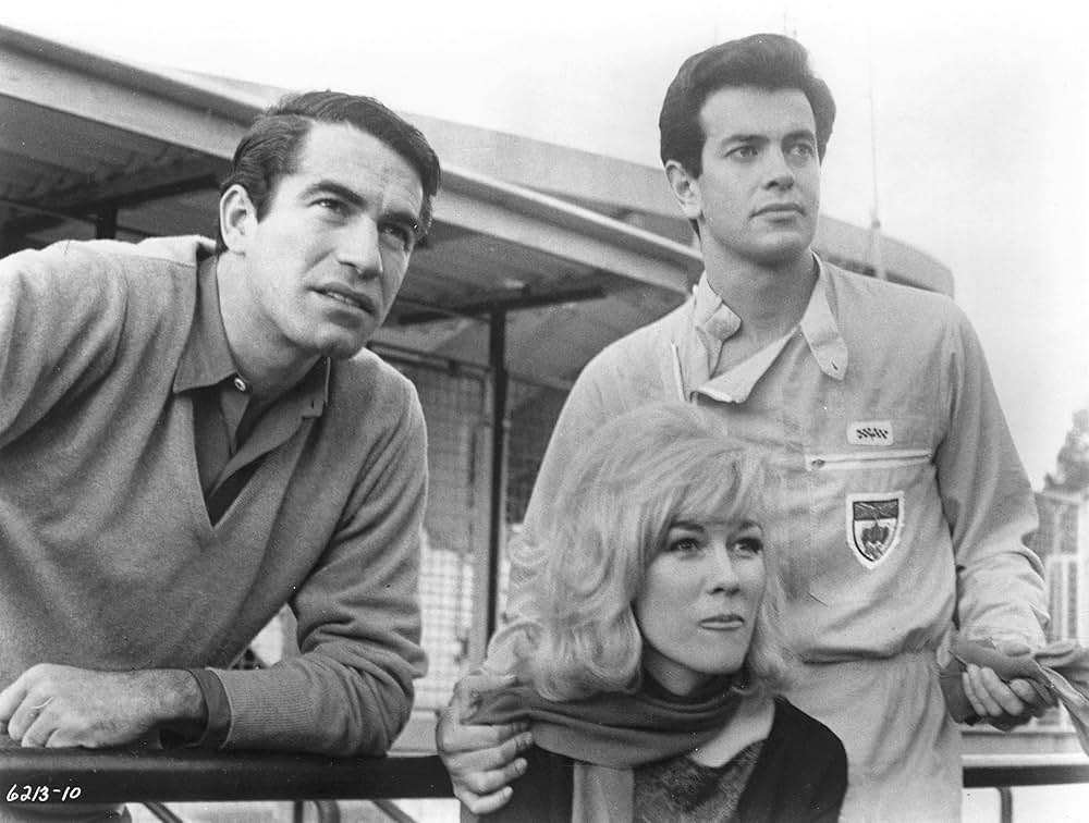 ヤングレーサーの画像