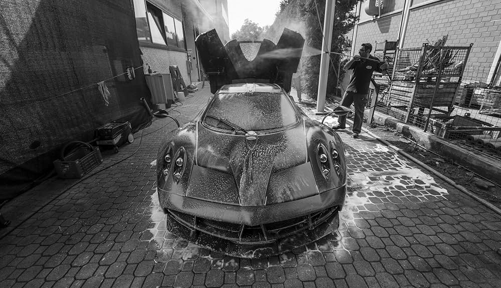 ハイパーカー: 頂点に立つ車の画像