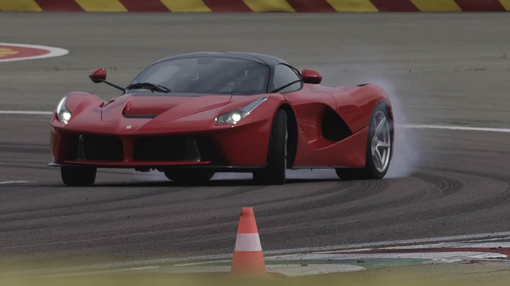 ハイパーカー: 頂点に立つ車の写真