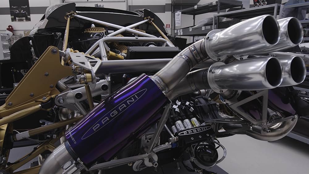 ハイパーカー: 頂点に立つ車の画像