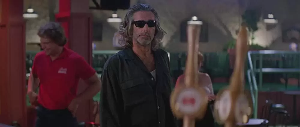 「ロードハウス／孤独の街」サム・エリオットの画像