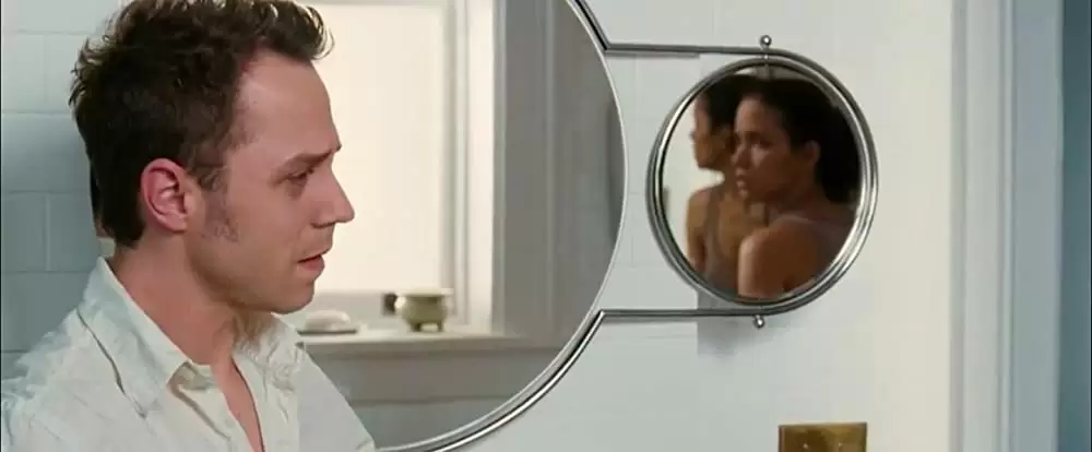 「パーフェクト・ストレンジャー」ジョバンニ・リビシ & ハル・ベリーの画像