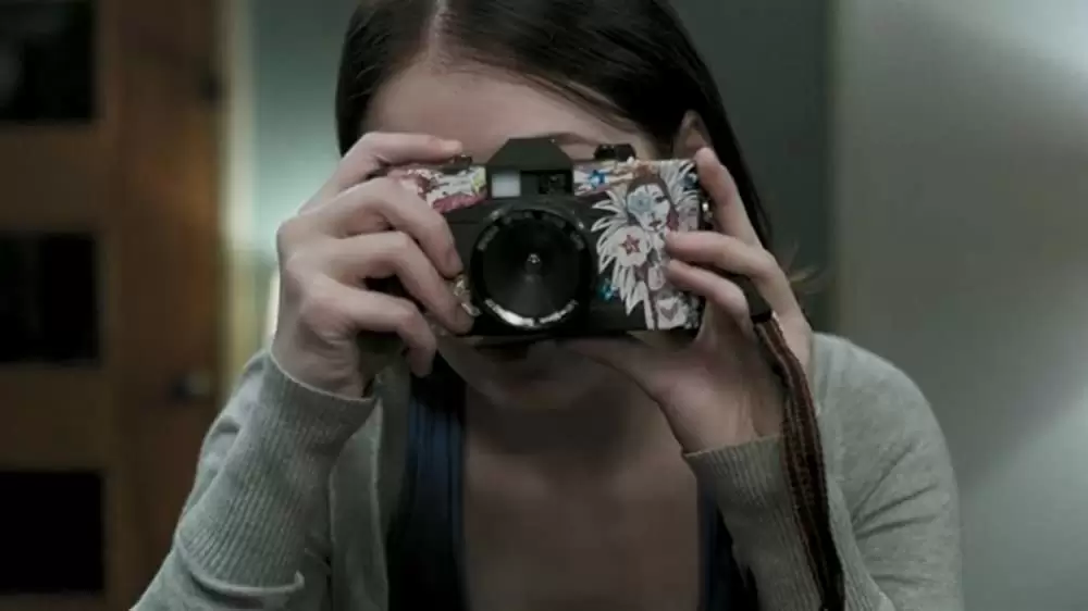 「エミリー 悪夢のベビーシッター」サラ・ボルジャーの画像