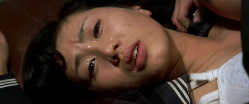 女高生レポート 夕子の白い胸の画像