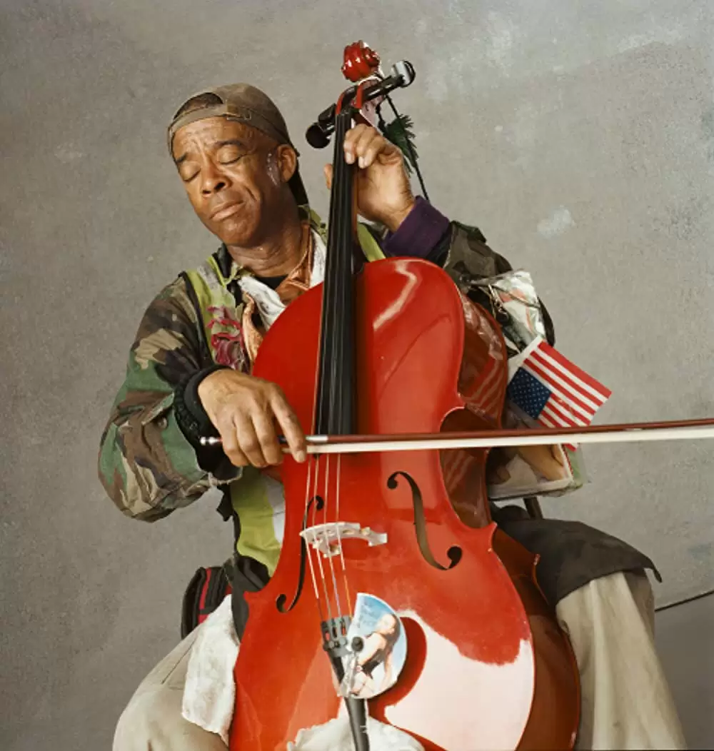 路上のソリストの画像