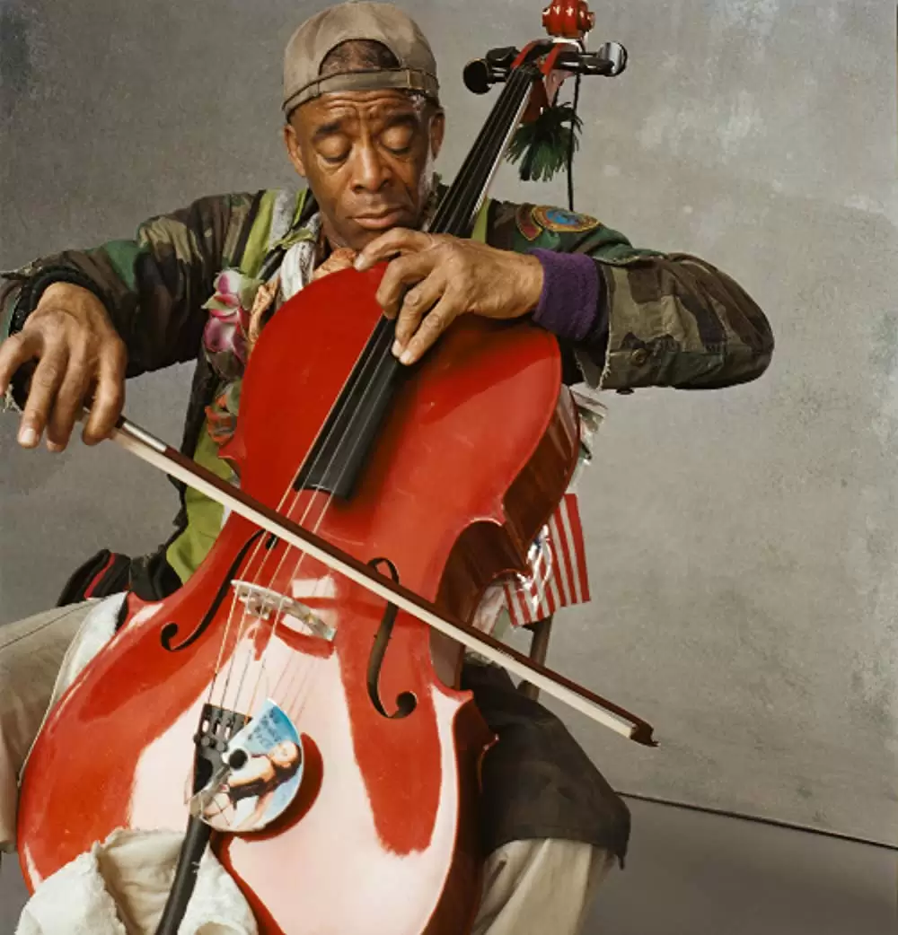 路上のソリストの画像