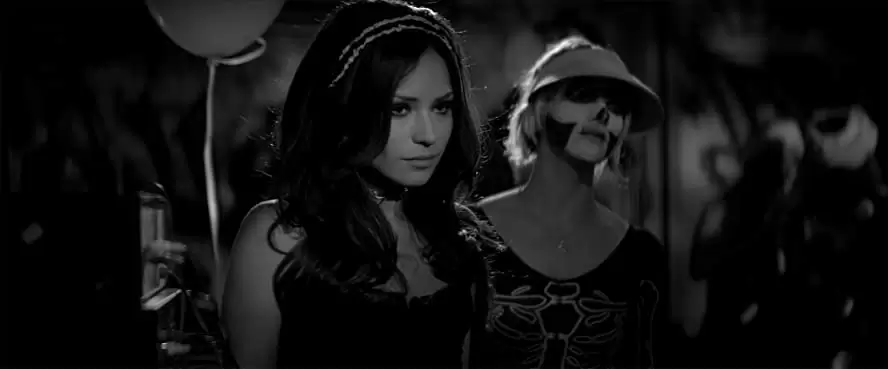 「ザ・ヴァンパイア 残酷な牙を持つ少女」Rome Shadanloo & Ana Lily Amirpourの画像