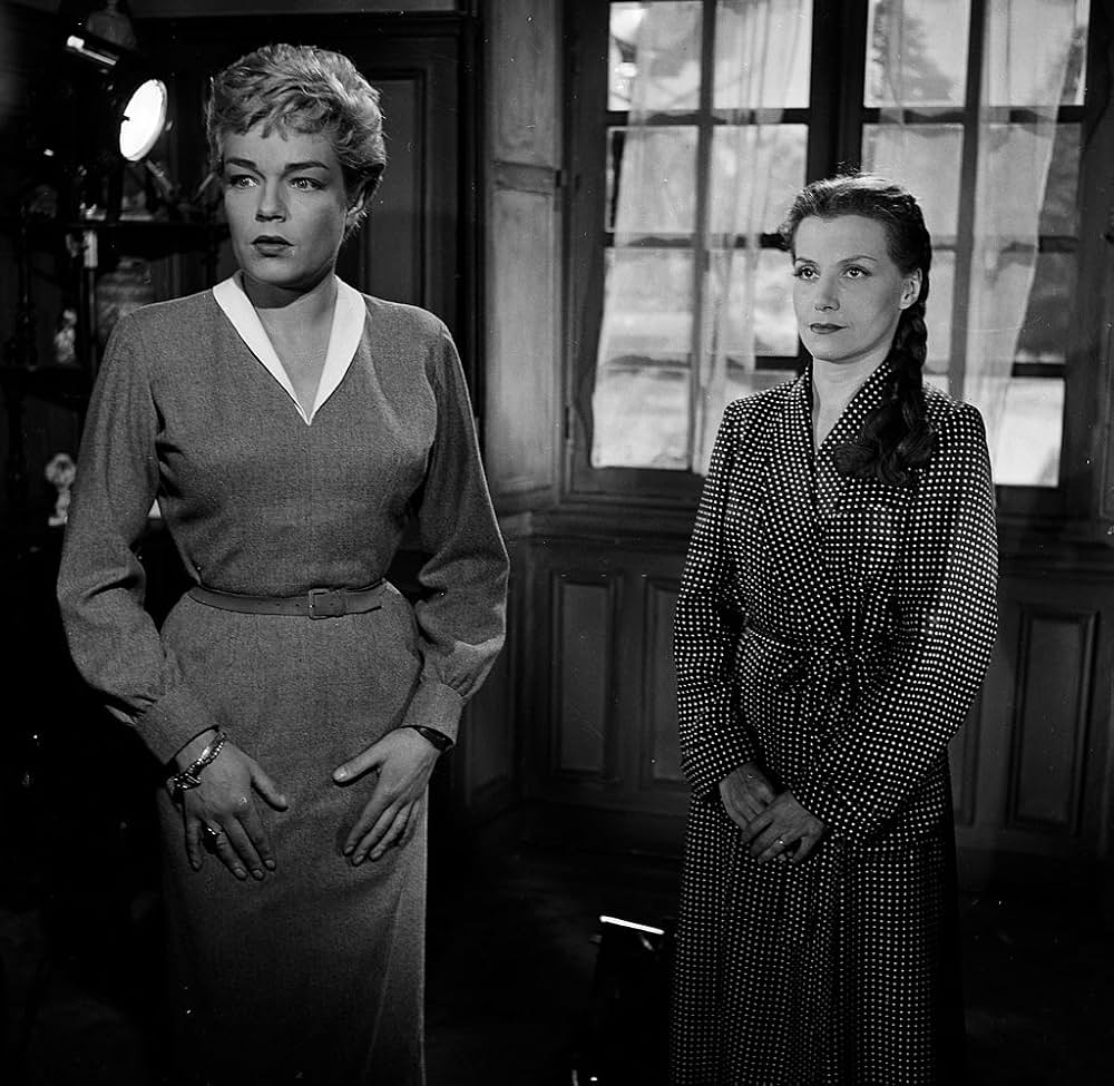 悪魔のような女の画像