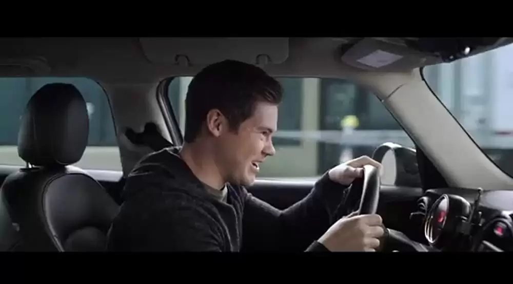 「ジェクシー！ スマホを変えただけなのに」アダム・ディバインの画像