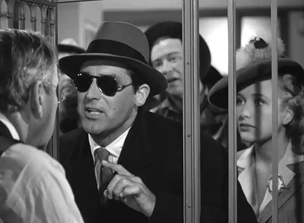 「毒薬と老嬢」ケイリー・グラント & プリシラ・レインの画像