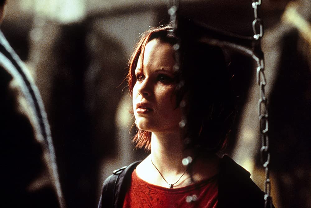 穴（2001）の画像