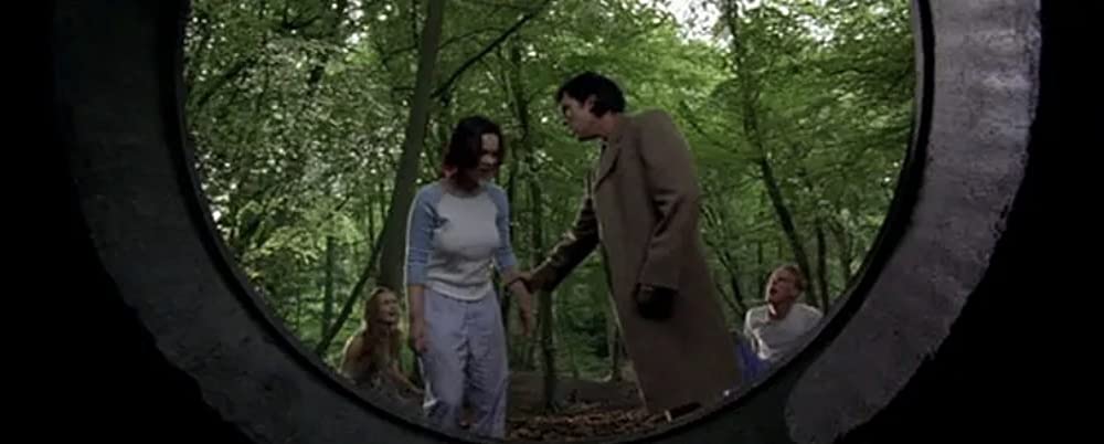 穴(2001)の画像