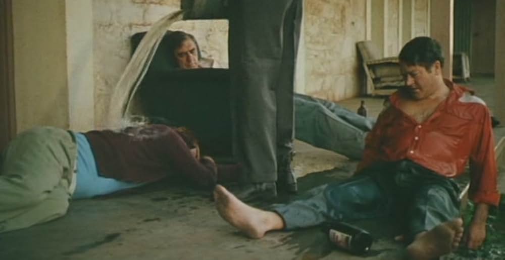 Sunday Too Far Away（原題）の画像