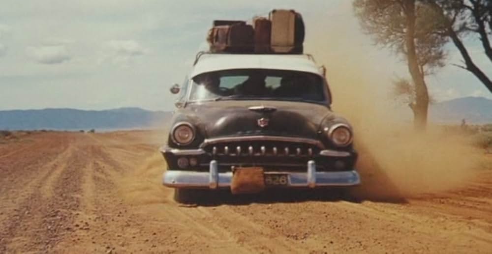 Sunday Too Far Away（原題）の画像