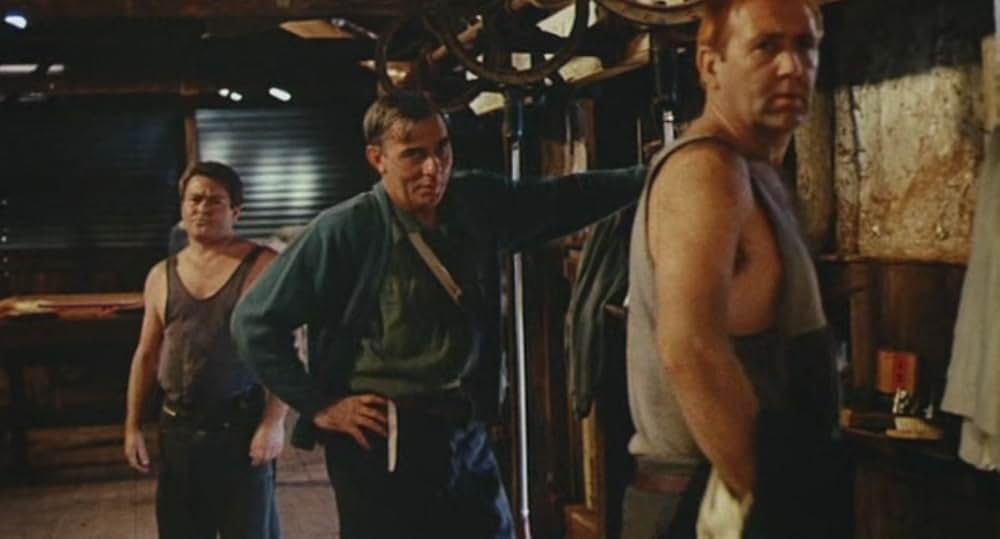 Sunday Too Far Away（原題）の画像