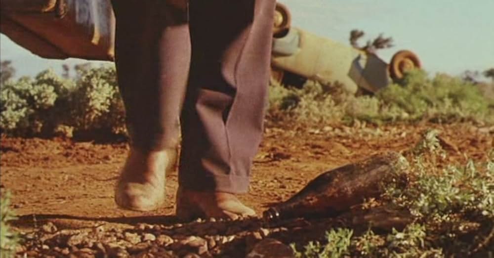 Sunday Too Far Away（原題）の画像