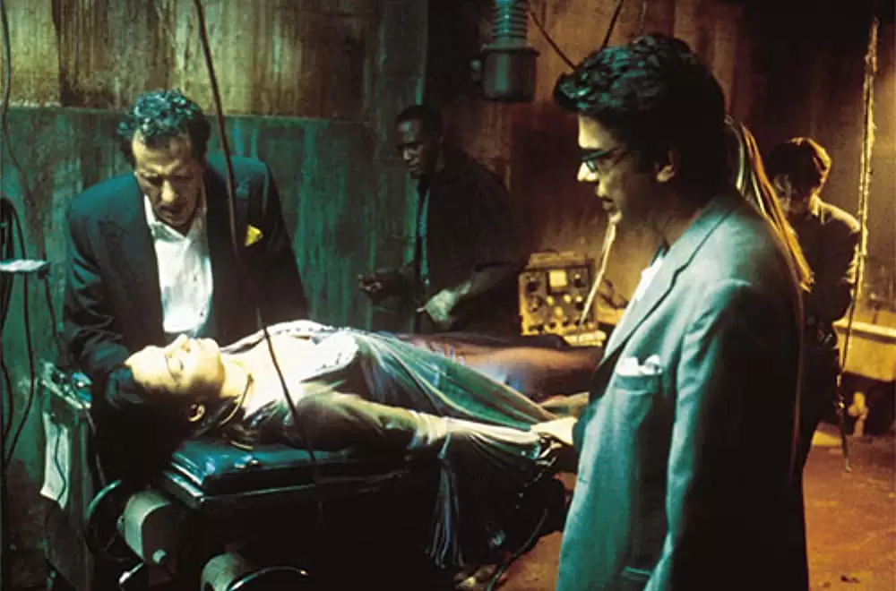 「TATARI タタリ」ファムケ・ヤンセン & ピーター・ギャラガー & ジェフリー・ラッシュ & テイ・ディグス & アリ・ラーター & クリス・カッタンの画像