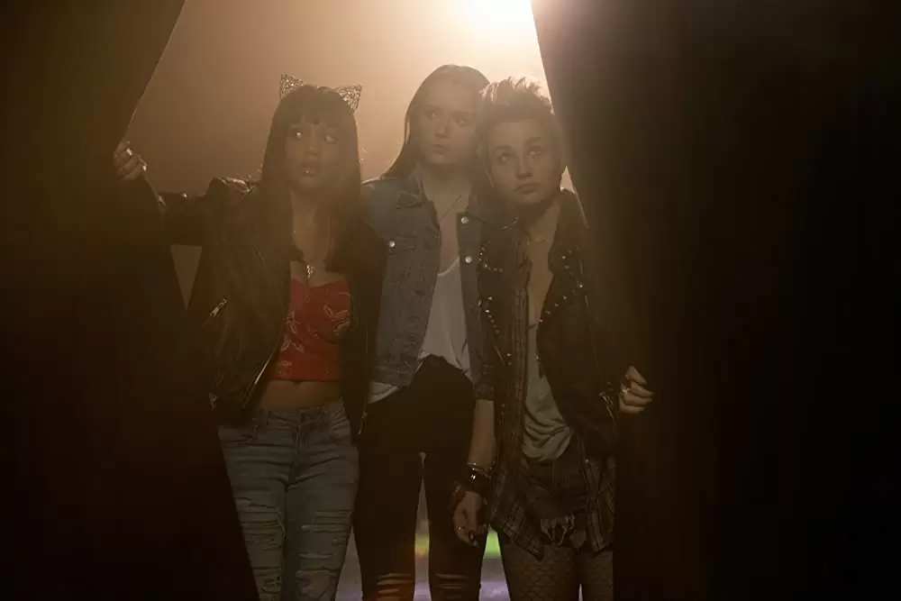 「ヘル・フェスト／アトラクション」Reign Edwards & Bex Taylor-Klaus & エイミー・フォーサイスの画像