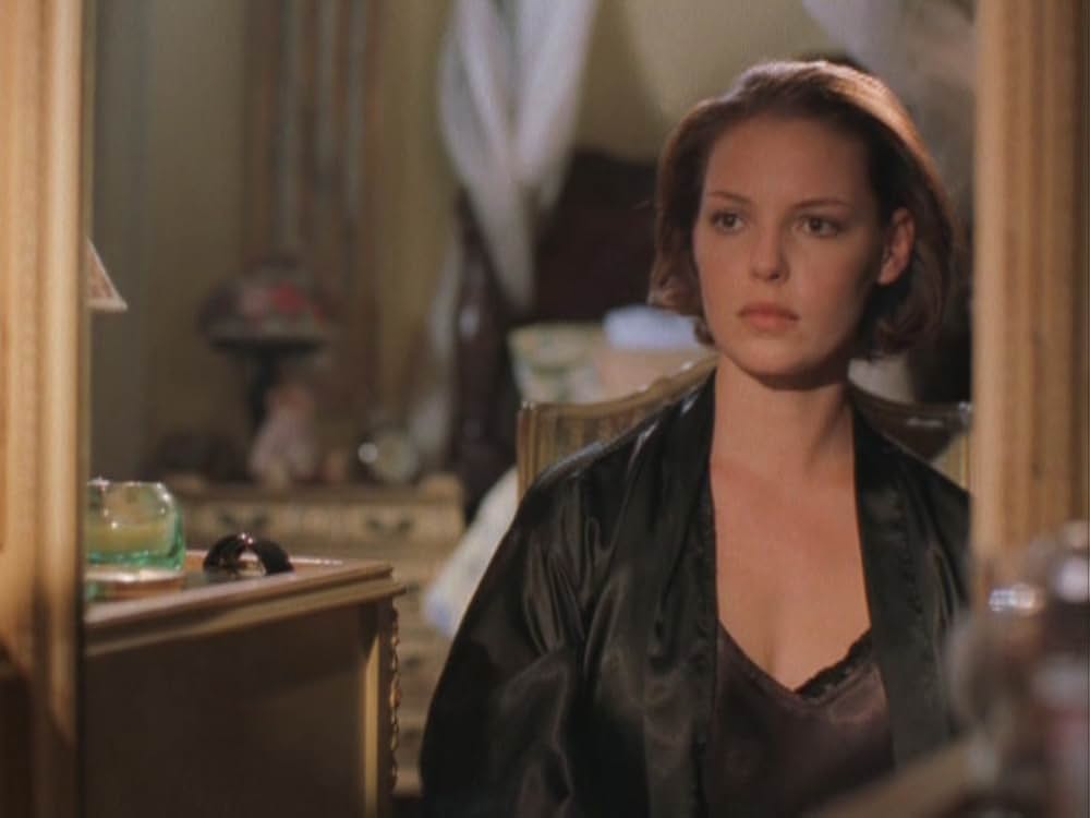 キャサリン・ハイグルの 血まみれのドレスの画像