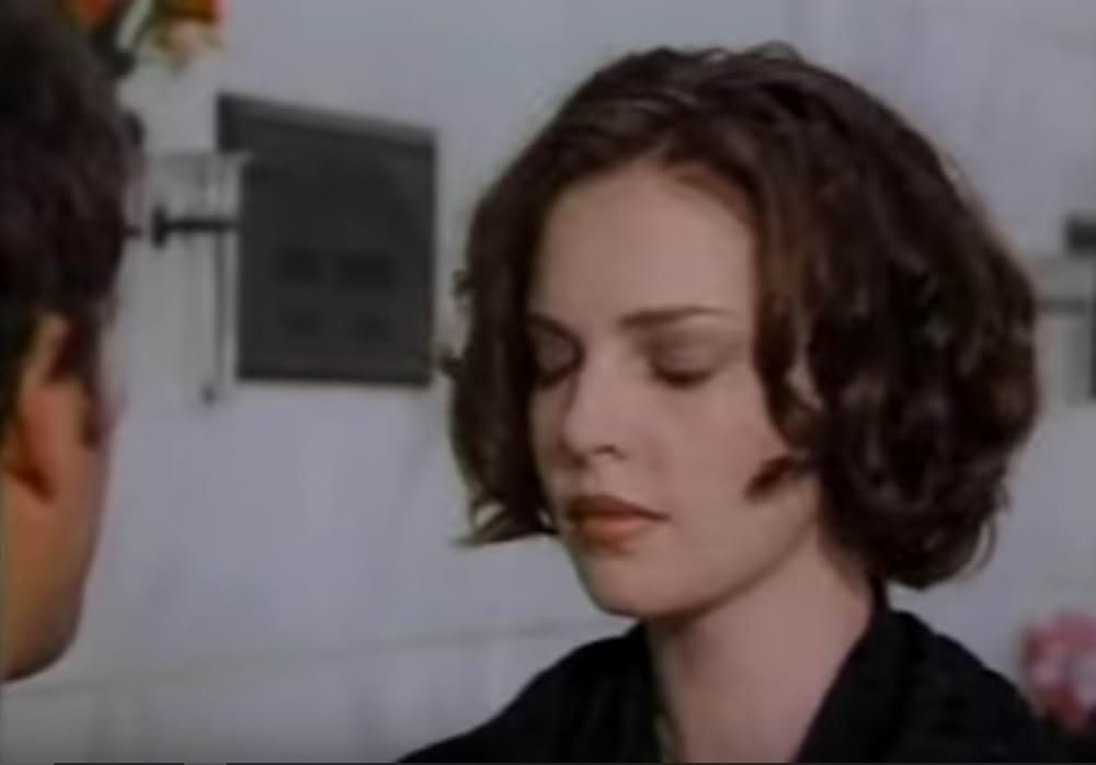 キャサリン・ハイグルの 血まみれのドレスの画像