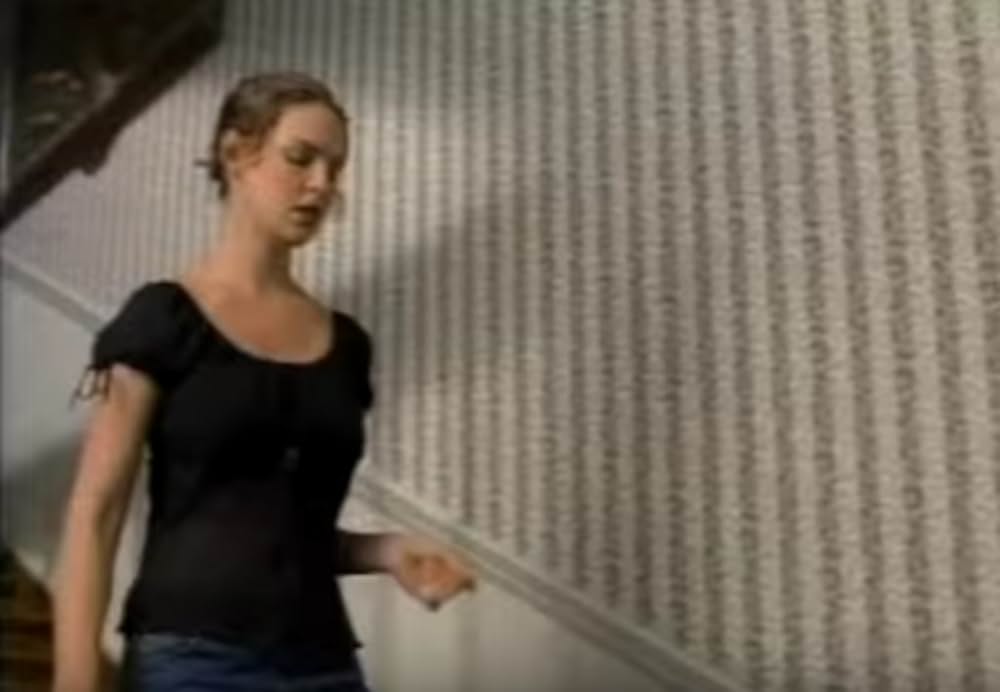 キャサリン・ハイグルの 血まみれのドレスの画像