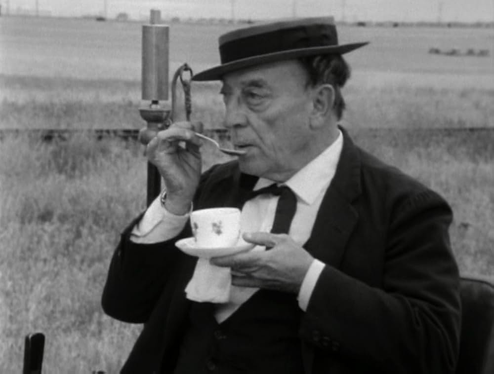 バスター・キートン・ライズ・アゲインの画像