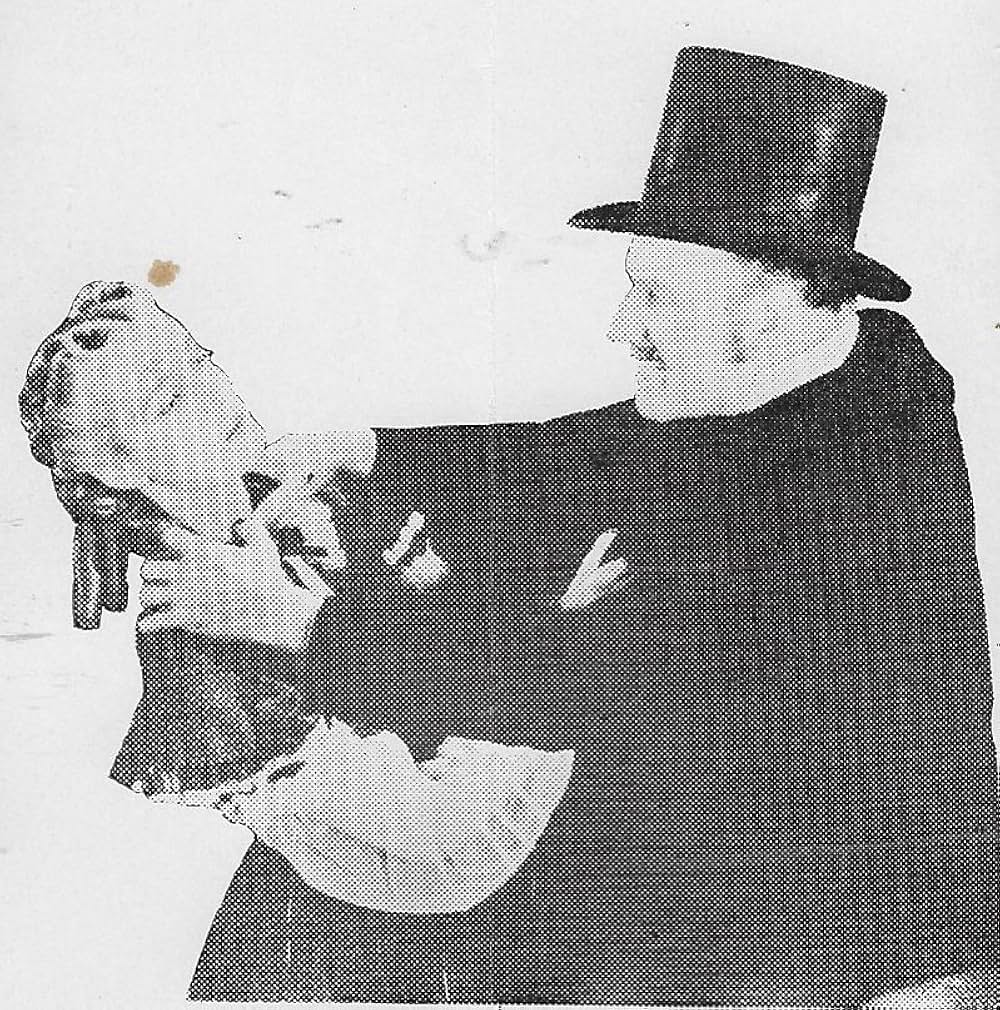 悪党はなおも彼女を追いかけたの画像