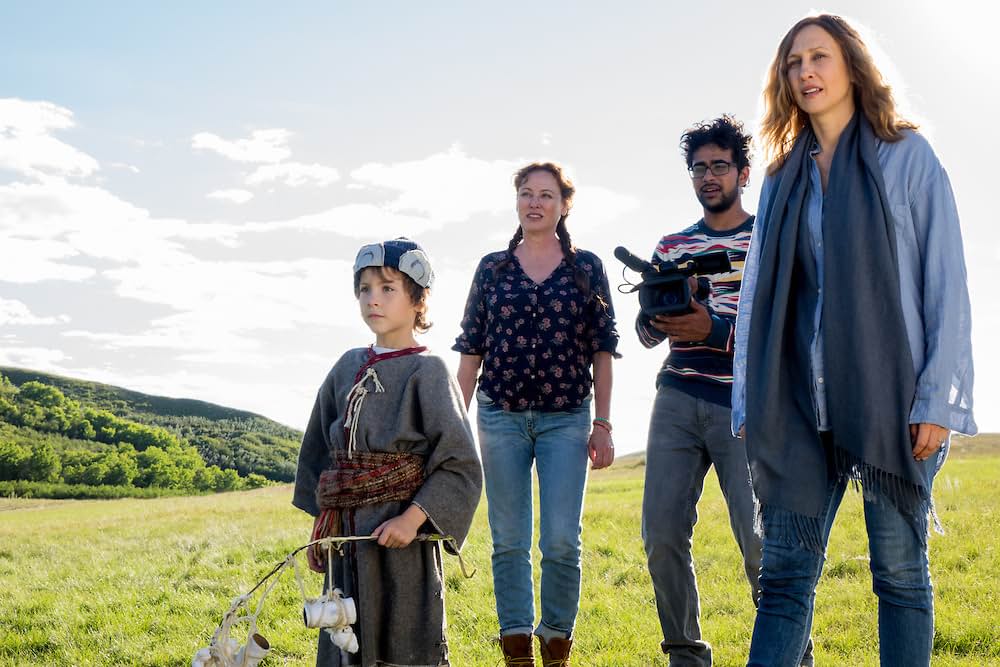 バーン・ユア・マップス（原題）の写真