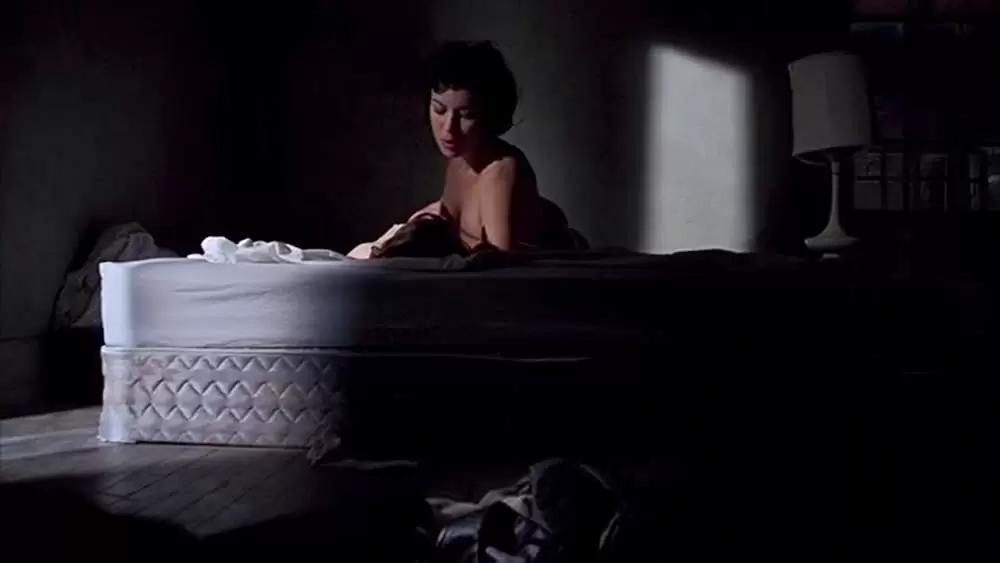 「バウンド」ジーナ・ガーション & ジェニファー・ティリーの画像